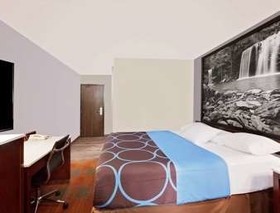 Super 8 by Wyndham Fayetteville