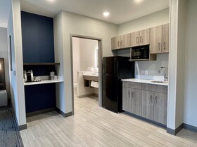 Holiday Inn Express & Suites Ft. Smith - Airport