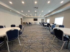 Holiday Inn Express & Suites Ft. Smith - Airport