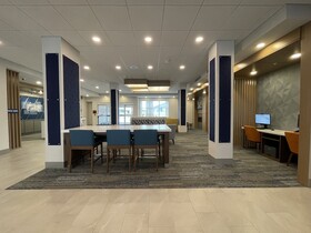 Holiday Inn Express & Suites Ft. Smith - Airport