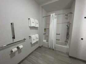 Holiday Inn Express & Suites Ft. Smith - Airport