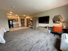 Holiday Inn Express & Suites Ft. Smith - Airport