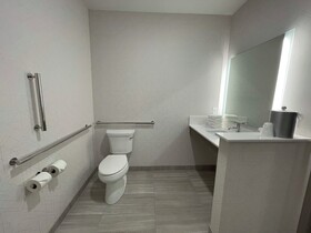 Holiday Inn Express & Suites Ft. Smith - Airport
