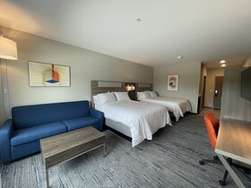 Holiday Inn Express & Suites Ft. Smith - Airport