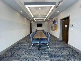 Holiday Inn Express & Suites Ft. Smith - Airport