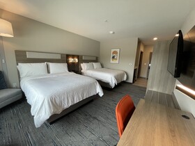 Holiday Inn Express & Suites Ft. Smith - Airport