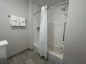 Holiday Inn Express & Suites Ft. Smith - Airport