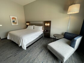 Holiday Inn Express & Suites Ft. Smith - Airport