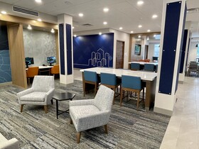 Holiday Inn Express & Suites Ft. Smith - Airport