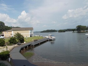 Baymont by Wyndham Hot Springs On the Lake