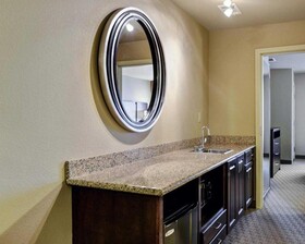 Comfort Suites
