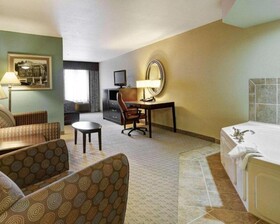Comfort Suites