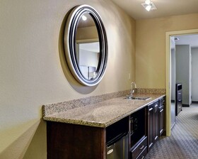 Comfort Suites