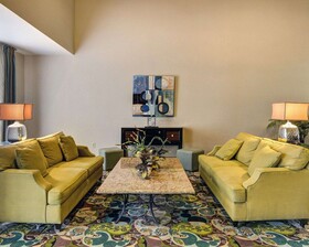 Comfort Suites