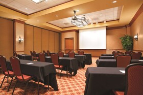 Embassy Suites by Hilton Hot Springs Hotel & Spa