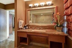 Embassy Suites by Hilton Hot Springs Hotel & Spa