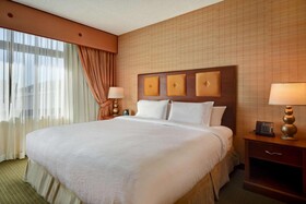 Embassy Suites by Hilton Hot Springs Hotel & Spa