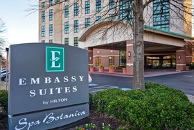 Embassy Suites by Hilton Hot Springs Hotel & Spa
