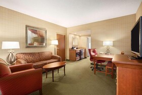 Embassy Suites by Hilton Hot Springs Hotel & Spa