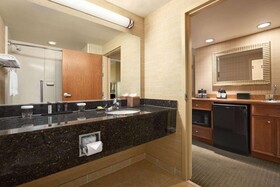 Embassy Suites by Hilton Hot Springs Hotel & Spa