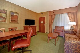 Embassy Suites by Hilton Hot Springs Hotel & Spa
