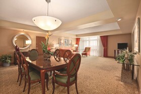 Embassy Suites by Hilton Hot Springs Hotel & Spa