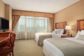 Embassy Suites by Hilton Hot Springs Hotel & Spa