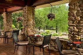 Hilltop Manor Bed and Breakfast