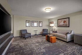 Embassy Suites by Hilton Jonesboro Red Wolf Convention Center