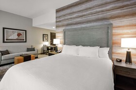 Embassy Suites by Hilton Jonesboro Red Wolf Convention Center