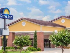 Days Inn by Wyndham Lake Village