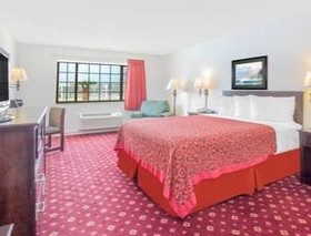 Days Inn by Wyndham Lake Village