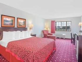 Days Inn by Wyndham Lake Village