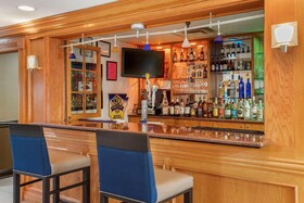 Comfort Inn & Suites Airport
