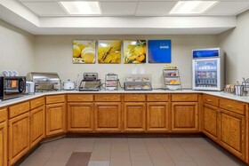 Comfort Inn & Suites Airport
