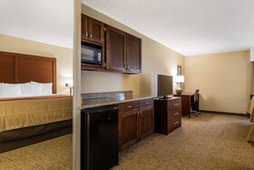 Comfort Inn & Suites Airport