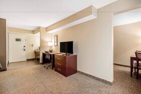 Comfort Inn & Suites Airport