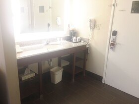 Comfort Inn & Suites Airport