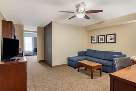 Comfort Inn & Suites Airport