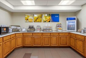 Comfort Inn & Suites Airport