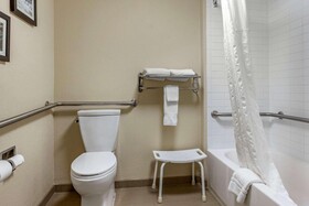 Comfort Inn & Suites Airport