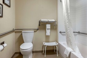 Comfort Inn & Suites Airport