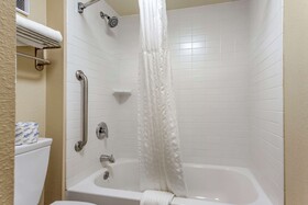 Comfort Inn & Suites Airport