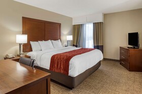 Comfort Inn & Suites Airport