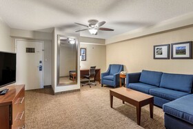 Comfort Inn & Suites Airport