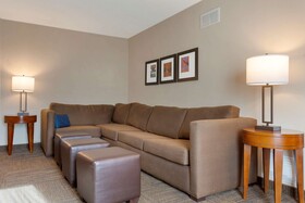Comfort Inn & Suites Presidential