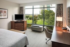 Hampton Inn & Suites Little Rock-Downtown