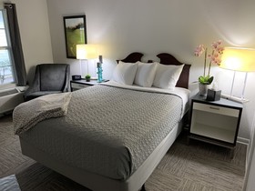 Heritage House Inn