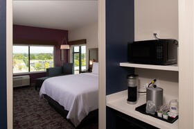 Holiday Inn Express and Suites Little Rock Downtown, an IHG Hotel