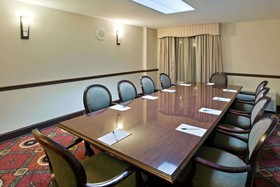 La Quinta Inn & Suites by Wyndham Downtown Conference Center